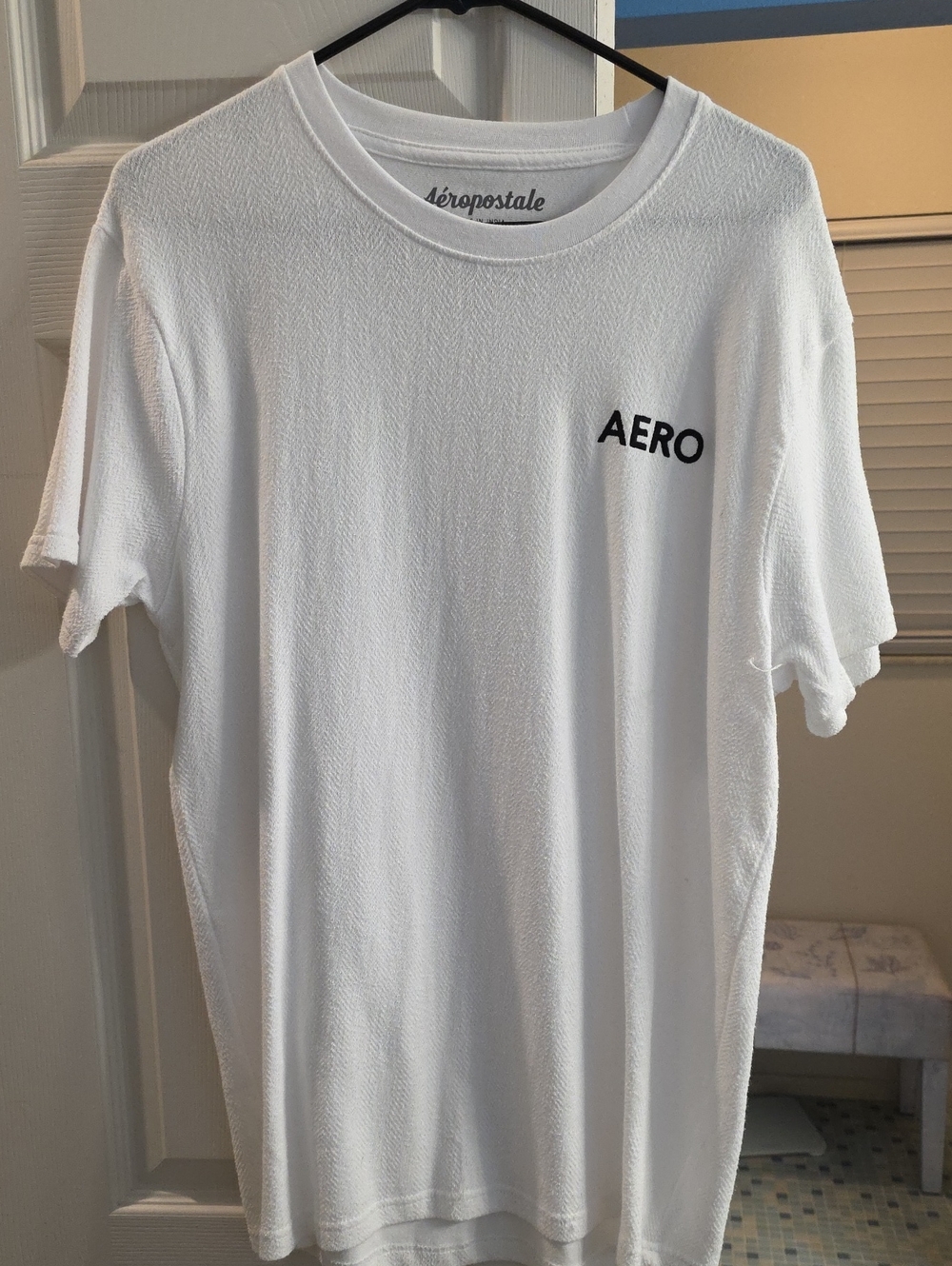 Aeropostale White Short Sleeve Tee with AERO Chest Logo (Only Worn One Time)